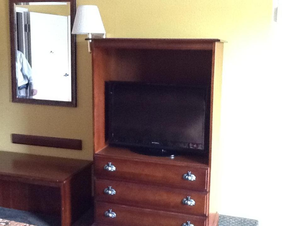 Colonial Inn And Suites - Memphis Southaven Room photo